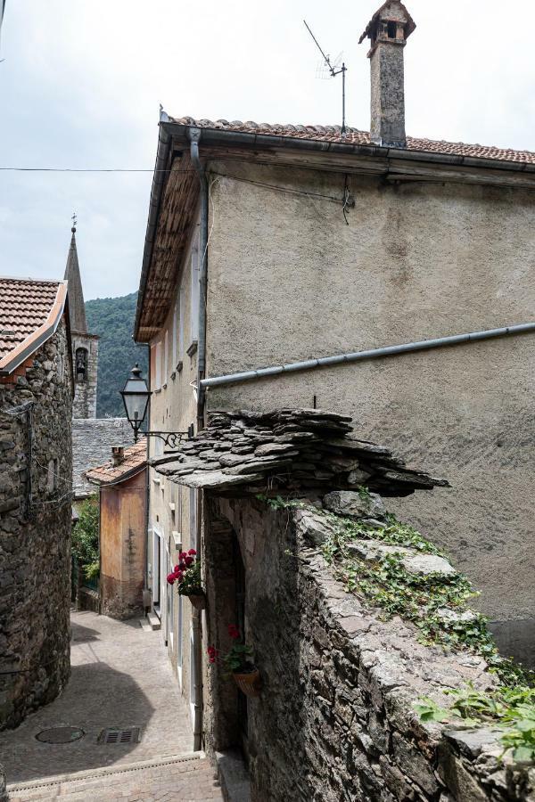Ostello Di Germagno Omegna Exteriör bild